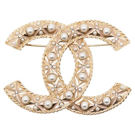 brochas chanel|chanel brooches women.